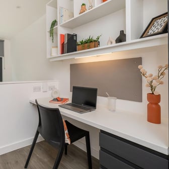 Two Bed Club Apartment - Image 4
