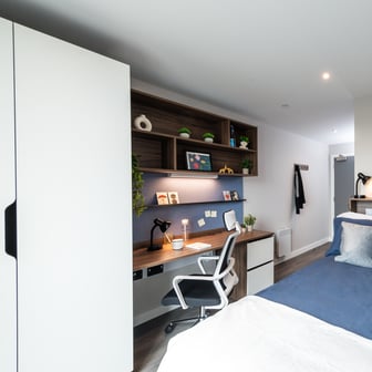 En-suite Silver - Image 1
