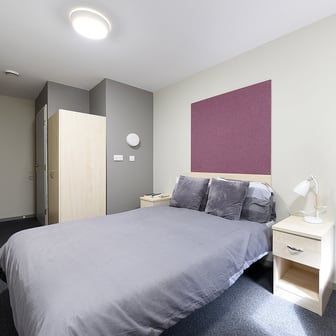 One Bed Apartment Silver - Image 1