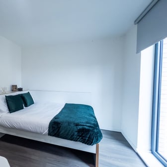 Ensuite Gold - Image 1