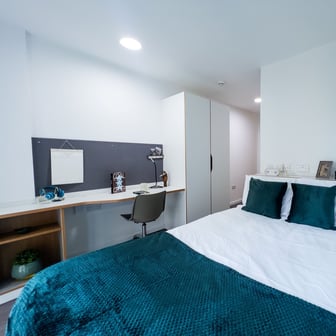 Ensuite Gold - Image 2