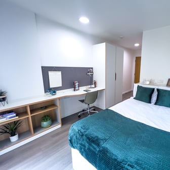 Ensuite Gold Plus Upper Floor - Image 1