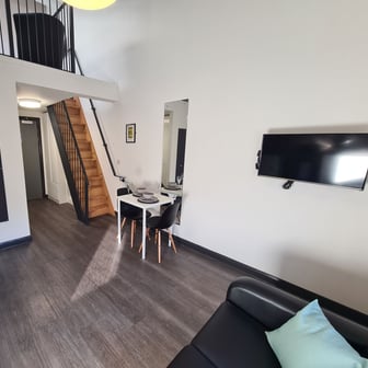 Studio Gold Top Floor - Image 2