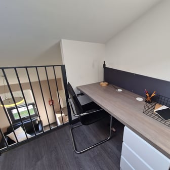 Studio Gold Top Floor - Image 5