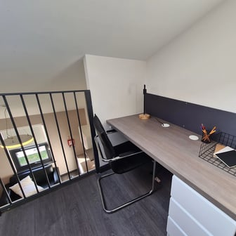 Studio Gold Top Floor - Image 5