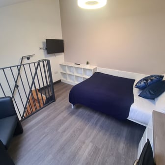 Studio Platinum Top Floor - Image 1
