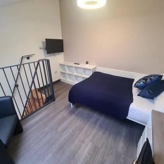 Studio Platinum Top Floor - Image 1
