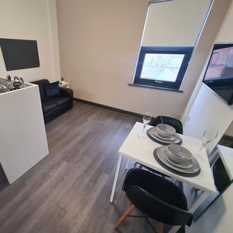 Studio Platinum Top Floor - Image 3