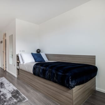 Ensuite Gold - Image 1