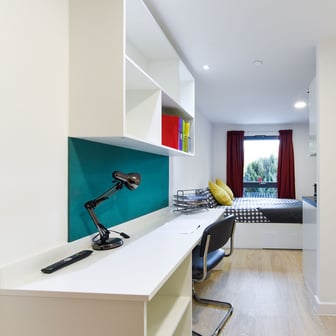 Studio bronze plus city view - Image 1