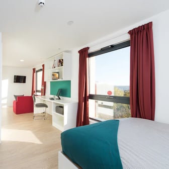 Studio silver plus city view - Image 6