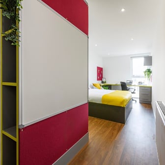 Ensuite silver - Image 1