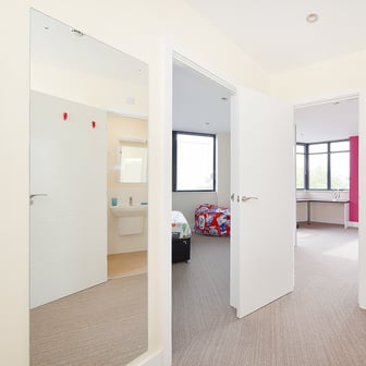 One Bed Apartment - Image 1