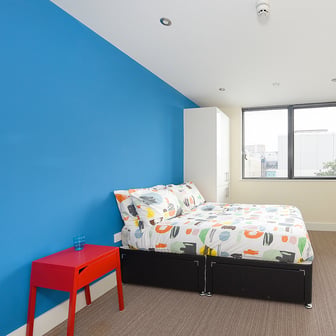 One Bed Apartment - Image 2