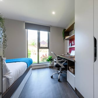 Bedroom Bronze (shared Bathroom 12) - Image 3