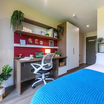 Bedroom Bronze (shared Bathroom 12) - Image 1