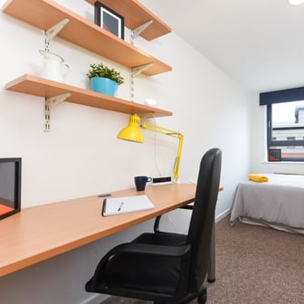 One Bed Apartment - Image 1