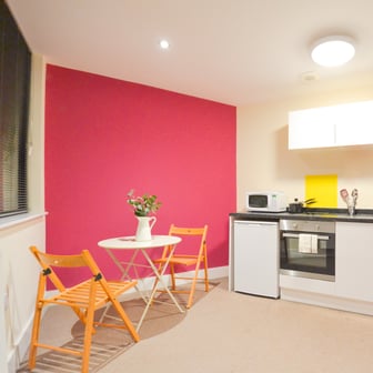 One Bed Apartment - Image 3