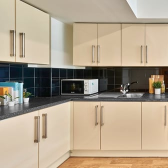 Gold Ensuite - Image 6