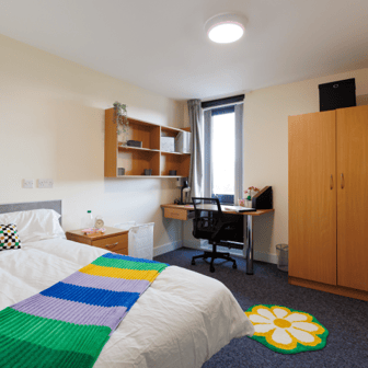 Gold Ensuite - Image 1