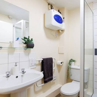 Bronze Ensuite - Image 5