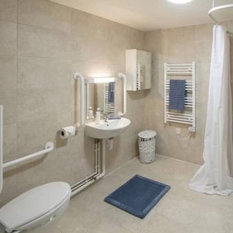 Extra large Twodio en-suite - Image 4