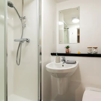 8-Bed Standard Ensuite - Image 2