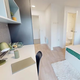 Premium Ensuite - Image 1
