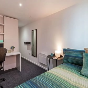 Classic Ensuite - Image 1