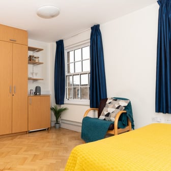 Double en suite room - Image 3