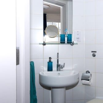 Double en suite room - Image 5