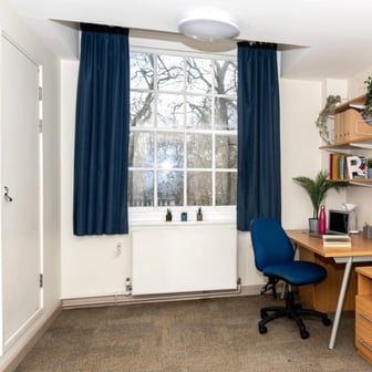 Single room with shared bathroom C (small or basement floor) - Image 2