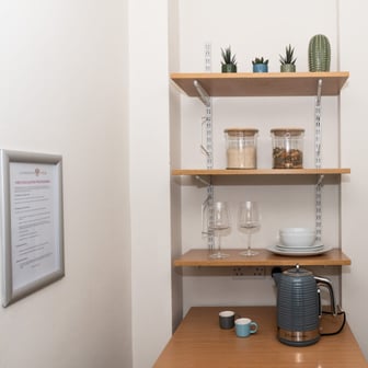 Single room with shared bathroom B (average) - Image 2