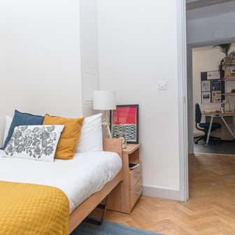 Studio flat B - Image 1