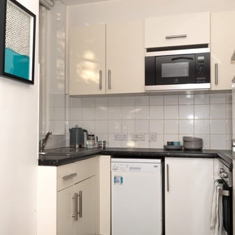 Two bedroom flat - Image 2