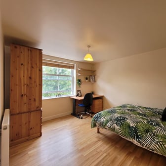 Flat 4 - 2 bedrooms - Image 4
