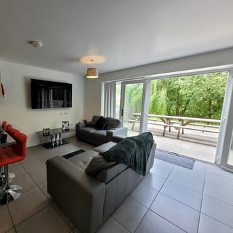 Room 2 in 12 bed house - Image 5