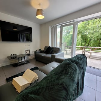 Room 12 in 12 bed house - Image 5