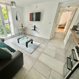 Flat 2 - 2 bedrooms - Image 1