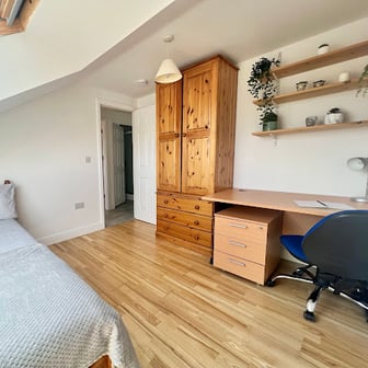 Flat 6 - 4 bedrooms - Image 5