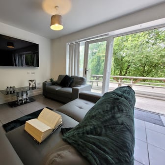 Room 10 En Suite in 11 bed house - Image 5
