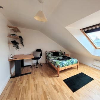 Room 11 Luxury En Suite in 11 bed house - Image 1