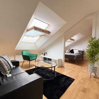 Top Floor Flat- 2 Bedrooms - Image 1