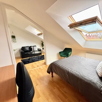 Top Floor Flat- 2 Bedrooms - Image 2