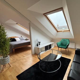 Top Floor Flat- 2 Bedrooms - Image 8
