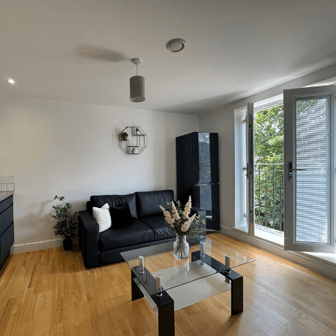 Flat 2- 1 Bedroom - Image 3