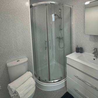 Flat 6- 2 Bedrooms - Image 5