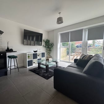 1 Bedroom Studio - Image 4