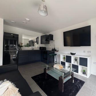 1 Bedroom Studio - Image 2