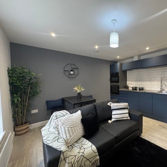 Flat 1 - 2 bedrooms - Image 2